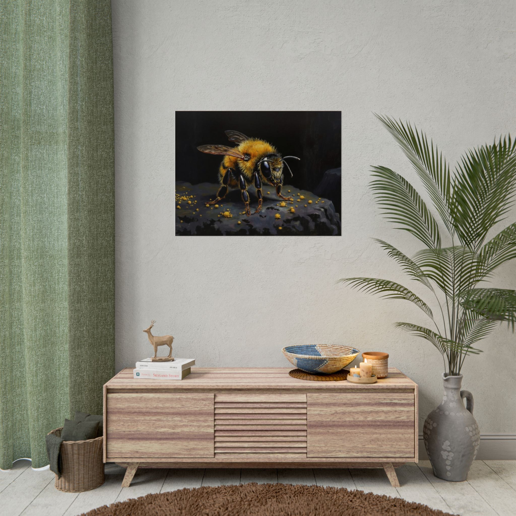 Bumblebee Close-Up Poster — Realistic Insect Wall Art (Rolled Poster)