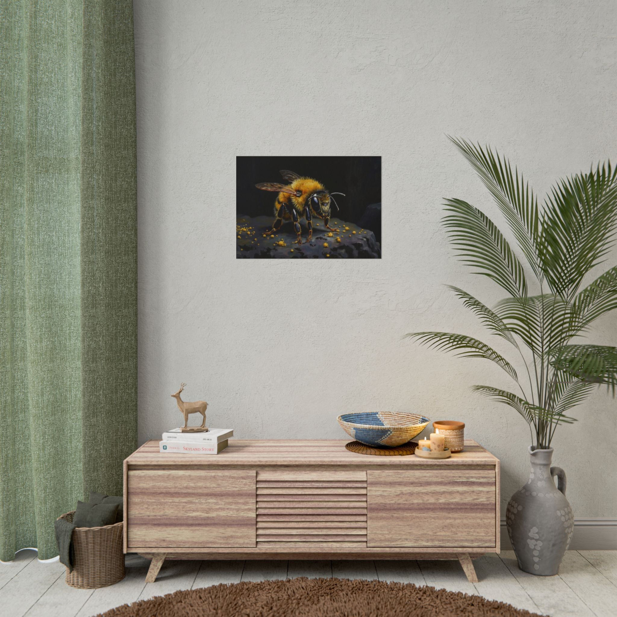 Bumblebee Close-Up Poster — Realistic Insect Wall Art (Rolled Poster)